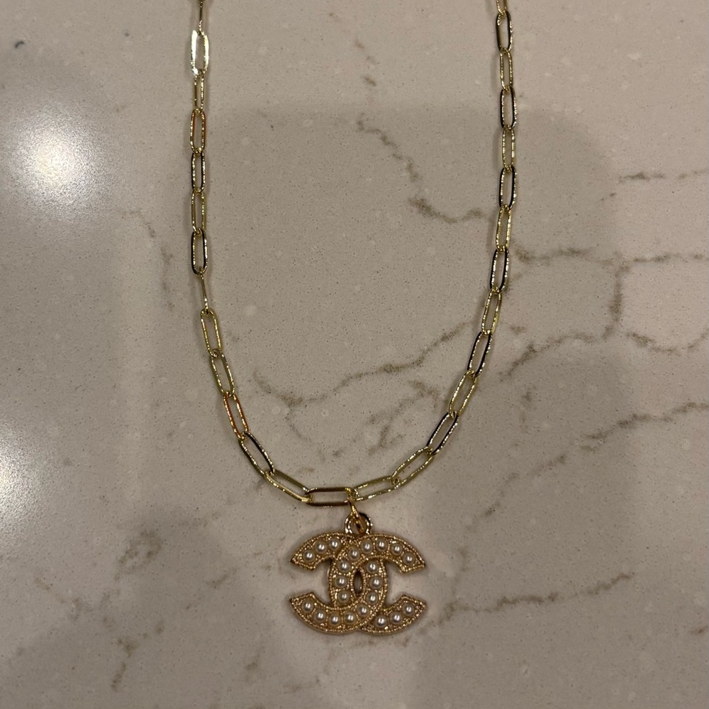 Gold Pendant Necklace with Interlocking cc